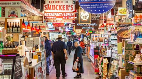 Reading Terminal Market in Philadelphia at Lunchtime - YouTube