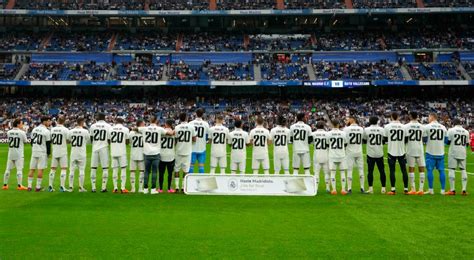 Real Madrid players wear Vinícius Júnior’s jersey before Spanish league game