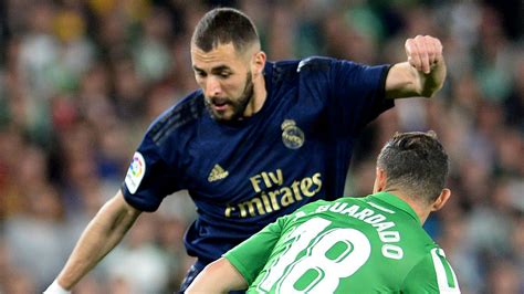 Real betis v real madrid. Betis vs Real Madrid. Jude Bellingham 's impressive scoring run continued but it was not enough to claim a valuable victory for Real Madrid after they were held to a 1-1 draw with Real Betis at ... 