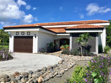 Overview of the real estate prices in Uvita, P