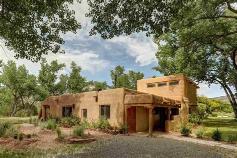 Real estate in new mexico. Currently, there are 6 new listings and 66 homes for sale in Cloudcroft. Home Size. Home Value*. 1 bedroom (3 homes) $182,853. 2 bedrooms (10 homes) $237,302. 3 bedrooms (5 homes) $327,092. 