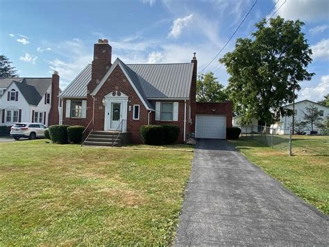 Real estate mercer county wv. Browse photos and listings for the 10 for sale by owner (FSBO) listings in Mercer County WV and get in touch with a seller after filtering down to the perfect home. 
