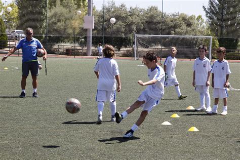 Real madrid soccer camp. Soccer summer camp in Las Vegas designated and carried out by the Real Madrid Foundation is a unique and exciting opportunity to improve your soccer skills under the direction of Real Madrid UEFA licensed coaches, have serious fun and make new friends. Our soccer summer camp is open to boys and girls, between the ages of 6-17, … 