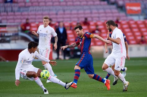 Real madrid.vs.barcelona. Discover the Barça's latest news, photos, videos and statistics for this match for the La Liga match between FC Barcelona - Real Madrid, on the Sat 28 Oct 2023, 15:15 BST. 