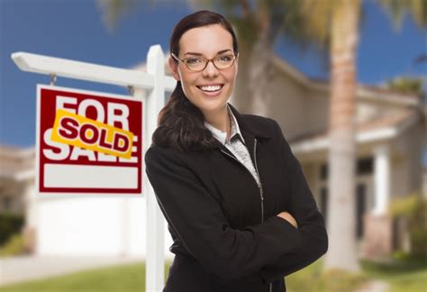 Real real estate agents. The numbers. Commissions are negotiable between listing agents and their clients. So how much does a real estate agent make? It depends on the closing price of the home. If the home sells for ... 