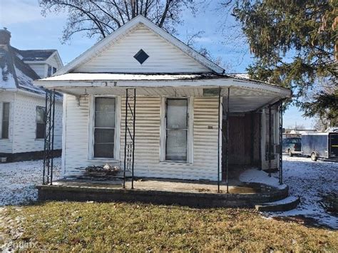 See photos and price history of this 4 bed, 2 bath, 2,268 Sq. Ft. recently sold home located at 1714 Indiana Ave, Vincennes, IN 47591 that was sold on 11/20/2023 for $174000.. 