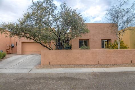 Realty tucson. Real estate highlights in Tucson, AZ Tucson, AZ housing market In March 2024, the median listing home price in Tucson, AZ was $385.3K, trending up 4.1% year-over-year. 