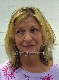 Recent Booking / Mugshot for CYNTHIA LEA HUGHES in Wayne …