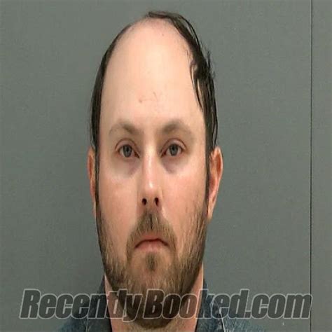 View and Search Recent Bookings and See Mugshots in Shawnee Count