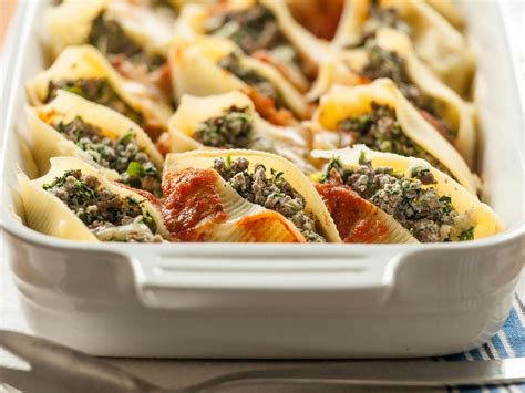 Recipe: Baked Spinach and Beef Stuffed Shells Whole