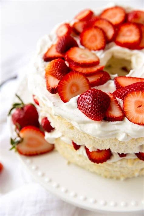 Recipe: Easy strawberry cake is the summer stuff of angels