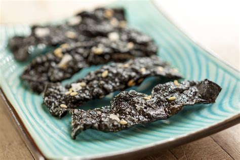 Recipe: Fresh foraged seaweed chips with sesame oil and sea salt