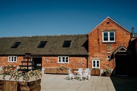 Recommended Suppliers - Hanbury Wedding Barn