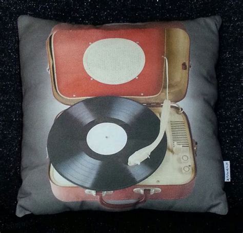 Record Cushions - Etsy Sweden