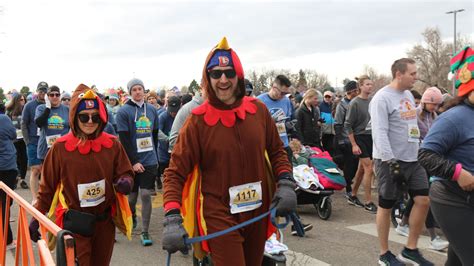 Record-breaking turnout for 50th Mile High United Way Turkey Trot