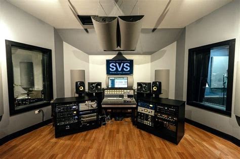 Recording studios in chicago. Chicago is famous for its history, food, culture, sports teams and climate. Chicago is the third-most populous city in the United States, though in the past, it was referred to as ... 