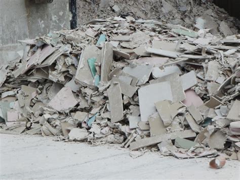 Recycling and disposing of plaster and plaster products