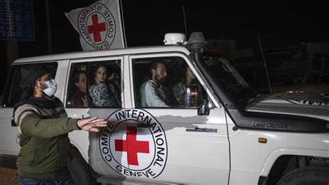 Red Cross bus carrying freed Palestinian prisoners arrives in West Bank town