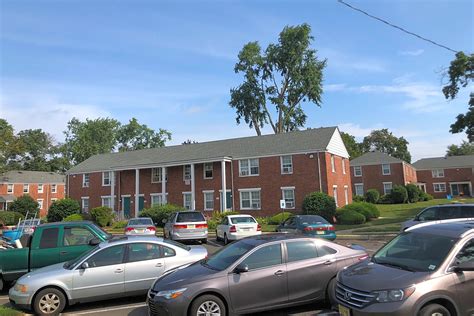 Red Oak Manor Apartments - Trenton, NJ 08610