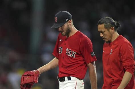 Red Sox’s Chris Sale leaves in 4th against Reds because of shoulder soreness
