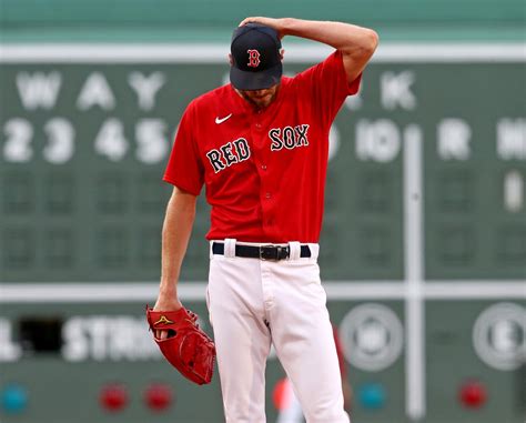 Red Sox 8-2 win overshadowed by Chris Sale leaving with shoulder soreness