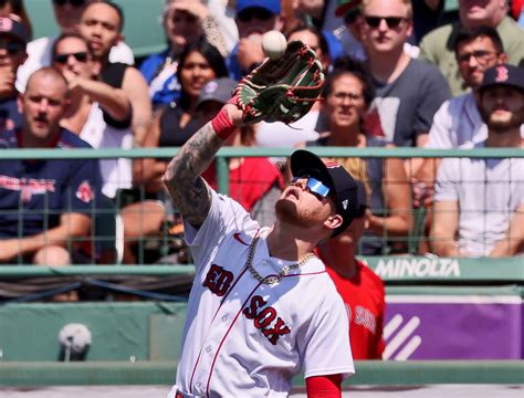 Red Sox OF Alex Verdugo falls short in quest for first Gold Glove