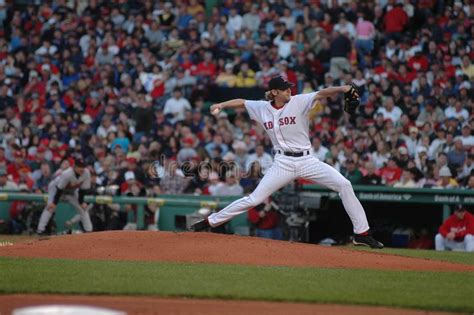 Red Sox Pitcher Bronson Arroyo: Killer Tunes, Baseball, and Life