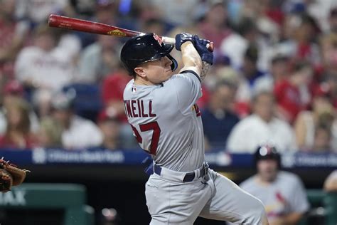 Red Sox acquire Gold Glove-winning OF Tyler O’Neill from Cardinals for 2 pitchers