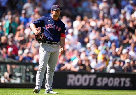 Red Sox crumble late, finish road trip with 6-3 loss to Mariners