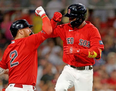 Red Sox plan to wear alternate uniforms less frequently in 2024