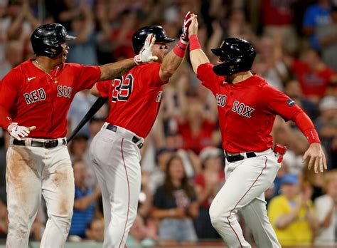 Red Sox rally late to spoil Nathan Eovaldi’s Fenway return, beat Rangers 10-6