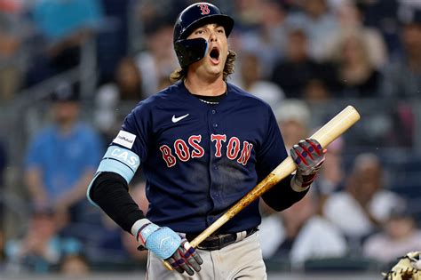 Red Sox waste opportunities, go quietly into the New York night, 3-1