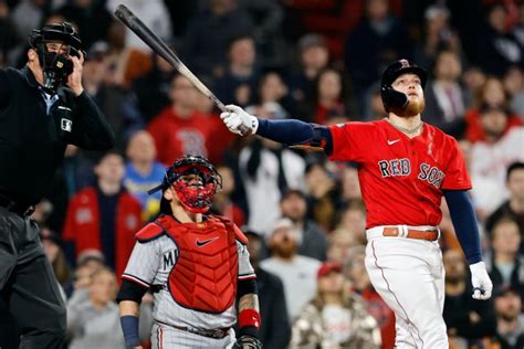 Red Sox win against the Twins decided in a see-saw, full-of-suspense 10th inning