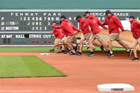 Red Sox-Rays rained out, game rescheduled for Monday