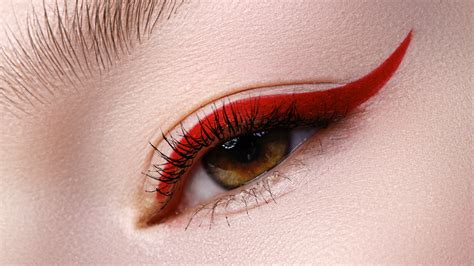 Red eyeliner. Things To Know About Red eyeliner. 