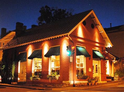 Red hen restaurant. Things To Know About Red hen restaurant. 