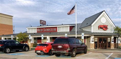 Located at 2803 N. Fairfield Road, Red Lobster in Beavercreek is a well-rated seafood chain restaurant. The most popular time for orders is in the evening, and customers often enjoy dishes such as Today's Catch - Atlantic Salmon, Cajun Chicken Linguini Alfredo, and the Admiral's Feast. ... Beavercreek, OH. Open until 7:30 PM. Saturday. 7:15 PM ...