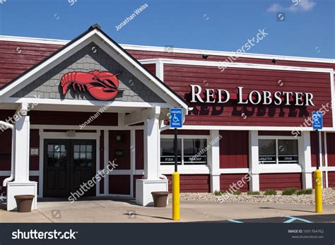 Red lobster indianapolis. Indianapolis restaurants: Iconic westside restaurant closes after 70 years of pan-fried chicken dinners. Red Lobster was headed toward a $20 million loss for 2023, according to comments made by ... 