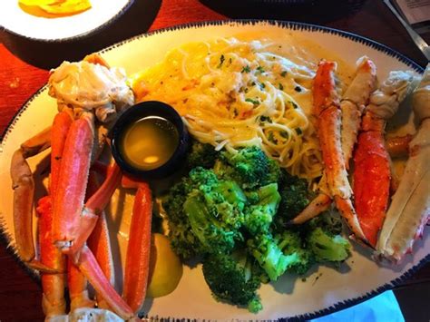 The average Red Lobster salary ranges from approximately $30,198 per year (estimate) for a Cashier to $156,871 per year (estimate) for a Regional Director of Operations. The average Red Lobster hourly pay ranges from approximately $14 per hour (estimate) for a Host/Cashier to $158 per hour (estimate) for a Chief Financial Officer (CFO). Red .... 