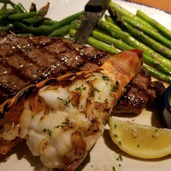  Red Lobster (3600 Us Highway 75 N) is a popular seafood chain restaurant in Sherman, excellently rated by customers. The most popular time of day for orders is in the evening. Customers frequently order the Shrimp Linguini Alfredo, Today's Catch - Atlantic Salmon, and Vanilla Bean Cheesecake. 