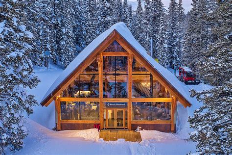 Red mountain alpine lodge. Red Mountain Alpine Lodge . Three hundred yards off Highway 550, the Red Mountain Alpine Lodge boasts amenities like memory foam mattresses and a live-in chef. In addition to three private rooms ... 