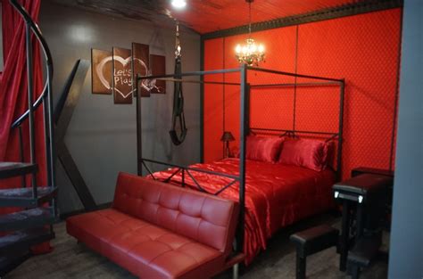Red room tennessee airbnb. 1 Jul 2021 ... ... Airbnb in Tennessee has a long list of amenities for a memorable couple's getaway. In addition to three decks, it has an inviting great room ... 
