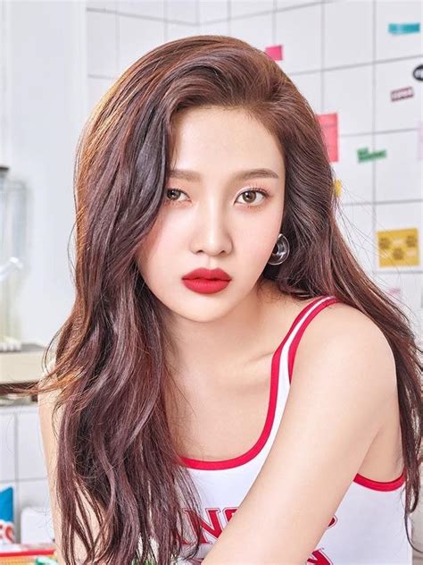 Red velvet joy. Soloist Crush and Red Velvet ‘s Joy recently announced that they’re dating, and fans are digging up the pair’s past cute interactions! Here are 6 times Joy and Crush proved they’d make a totally adorable couple! 1. When Crush told Joy she’s his ideal type. While Crush and Joy were working on their song “Mayday,” Crush told Joy ... 