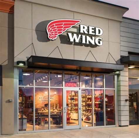 Red wing shoes chicopee ma. Get all-around, all-day protection in the Hopkins. Direct-attach construction fuses the upper to the sole for a watertight bond and a layer of 400g 3M™ Thinsulate™ Ultra insulation keeps feet warm... 
