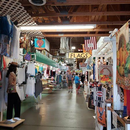 Redbarn flea market. About. Owned and operated by the same family since 1981, the Red Barn in Bradenton, FL, combines a traditional flea market, plaza shops, food courts and open-air farmers markets in a 145,000 sq.ft area. Enjoy 80,000 sq. ft. of air-conditioned indoor shopping, fresh produce, entertainment and a variety of prepared foods. 