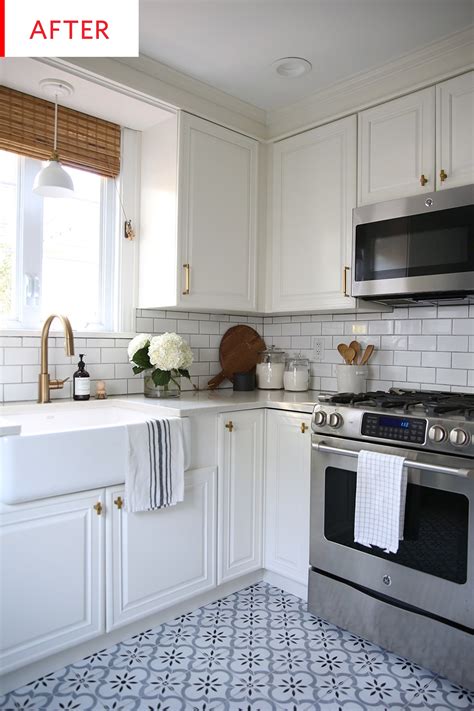 Redo kitchen cabinets. When it comes to kitchen design, one of the most important decisions you’ll make is choosing the color of your cabinets. The color you select can have a significant impact on the o... 