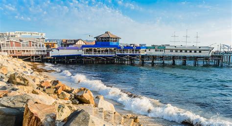 Redondo beach pier. The Redondo Beach pier is a horseshoe-shaped pier of 70,000 square feet of open space and is about 25 feet above the water. The beautiful historical pier is the most … 