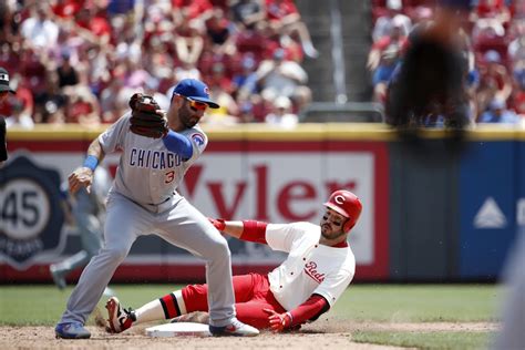 Reds take on the Cubs after De La Cruz’s 4-hit game