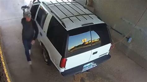 Redwood City car wash burglary suspect found hiding on roof