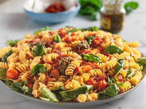 Ree drummond blt pasta salad. May 22, 2023 · Con Poulos. This creamy pasta salad swaps the typical macaroni shape for pasta shells, but you can use any shape you like best. It's full of colorful bits of crunch vegetables, like radishes, jicama, and bell peppers. . 16. 